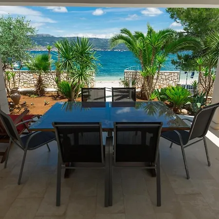 Appartamento By The Sea Arbanija, Ciovo - 14825
